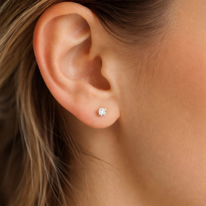 Auksiniai deimantų auskariukai 0.2ct