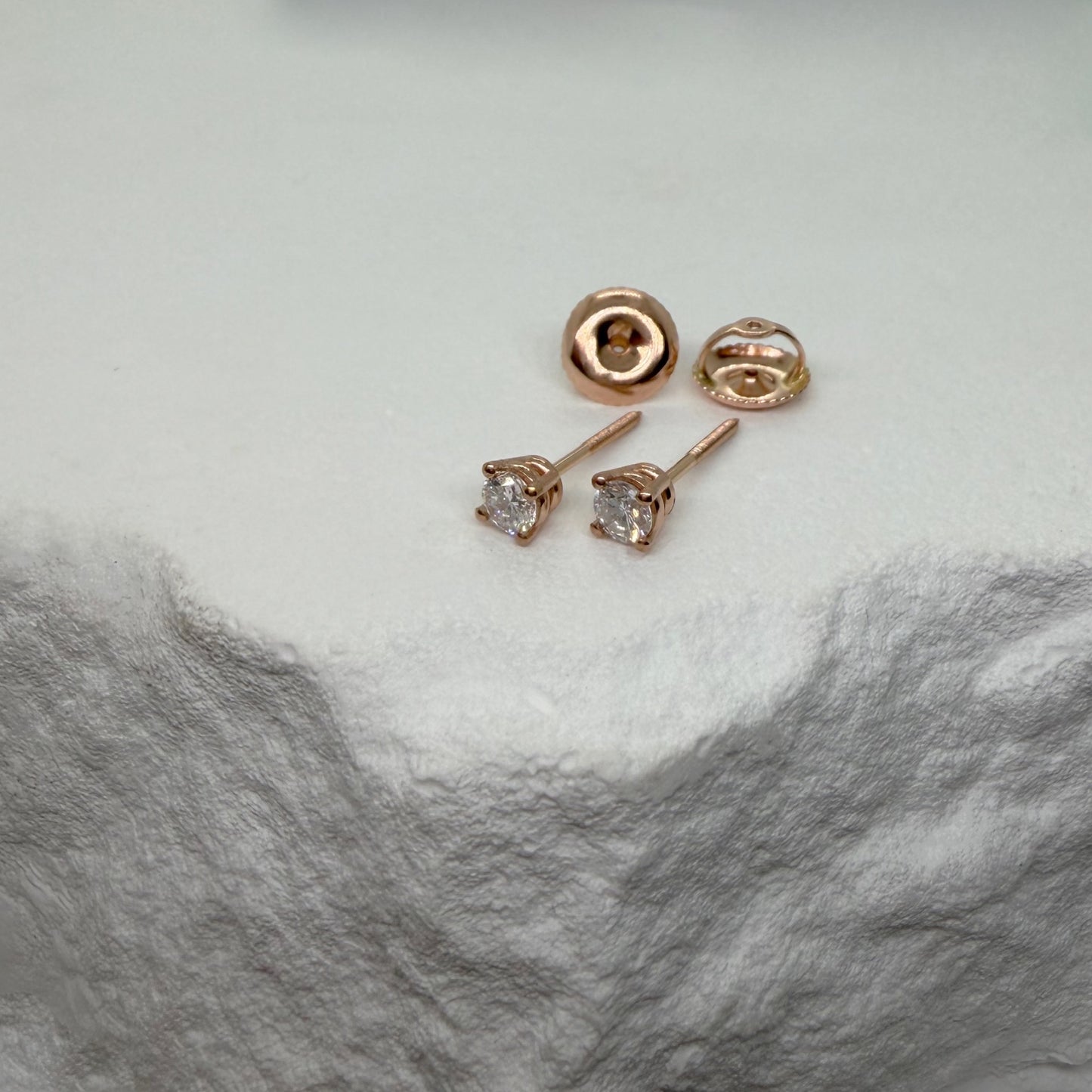 Auksiniai deimantų auskariukai 0.2ct